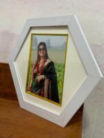 white 5x7 round frame with photo - Image 2